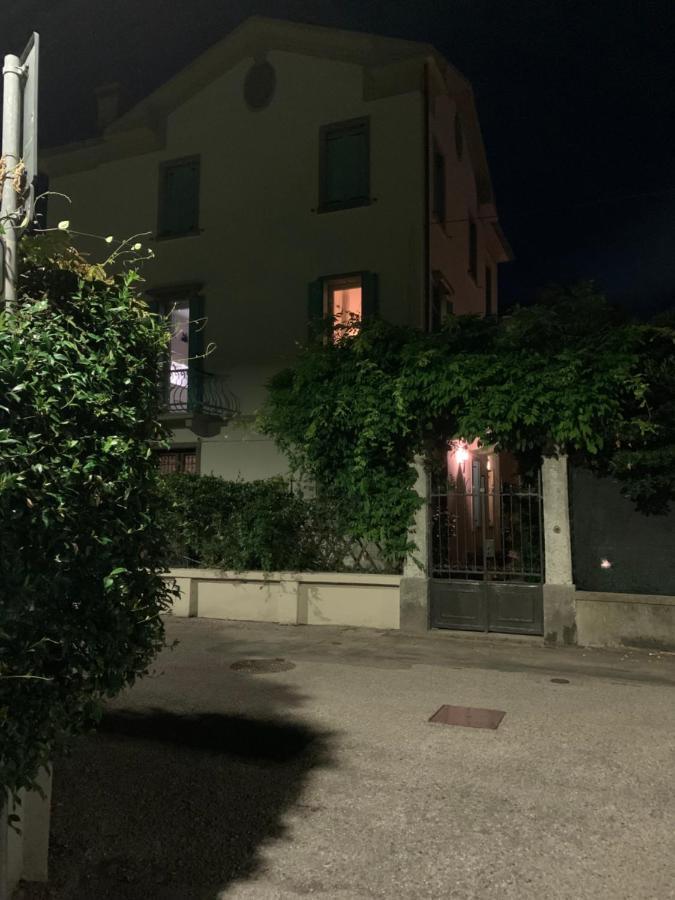 Dimora Castiglioni Villa Venetië-Lido Buitenkant foto